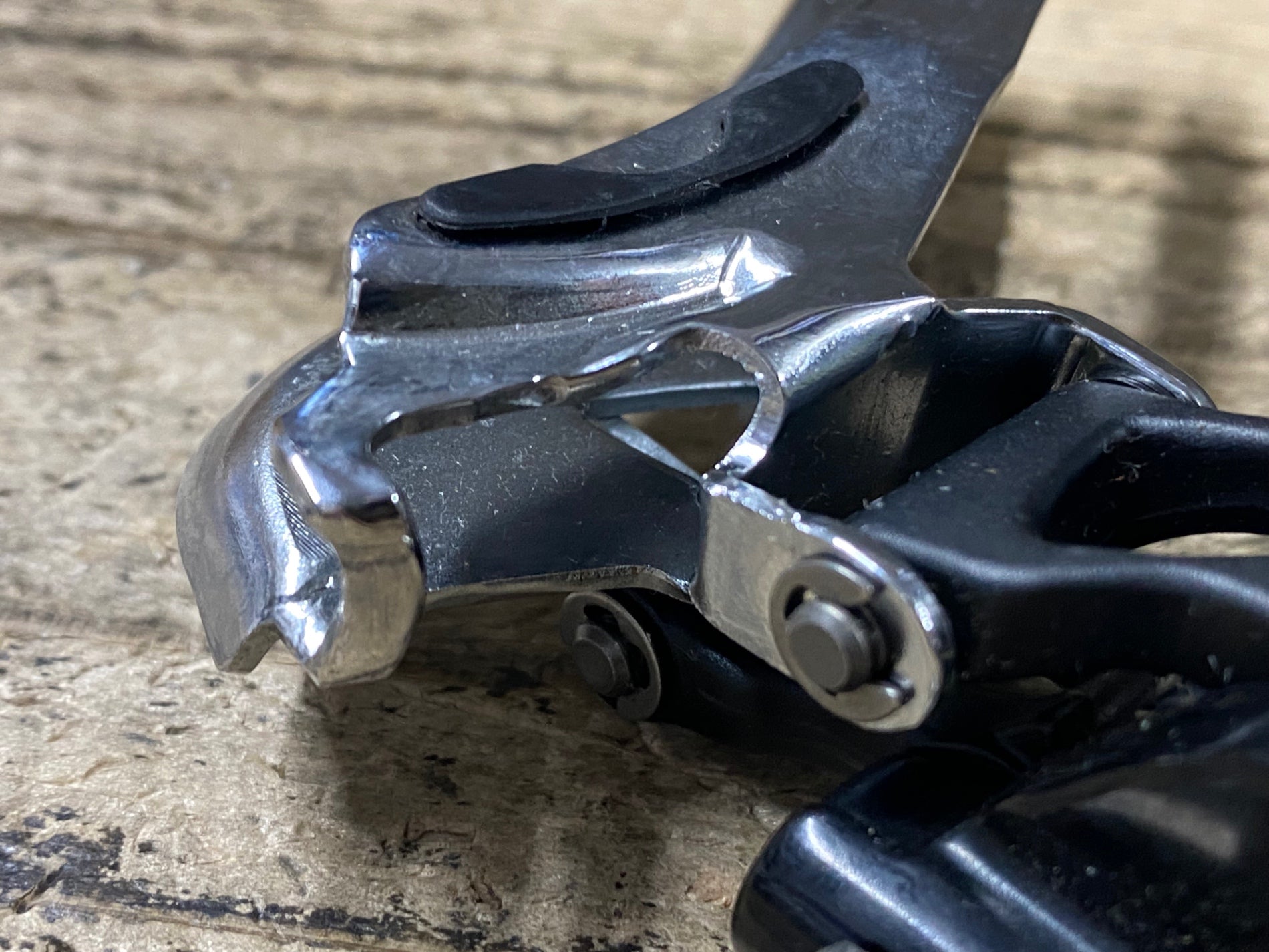 JS301 カンパニョーロ CAMPAGNOLO POTENZA FD17-PO82B フロント