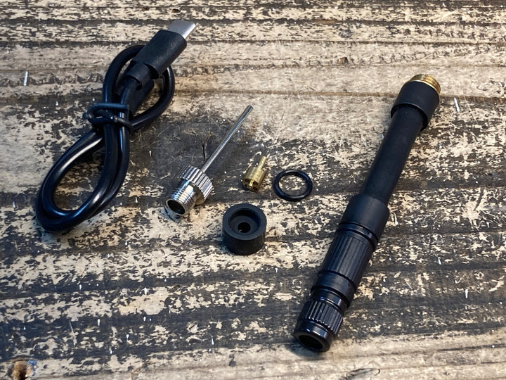 IZ052 サイクプラス CYCPLUS AS2 pro 携帯ポンプ 電動ポンプ 空気入れ 動作確認済