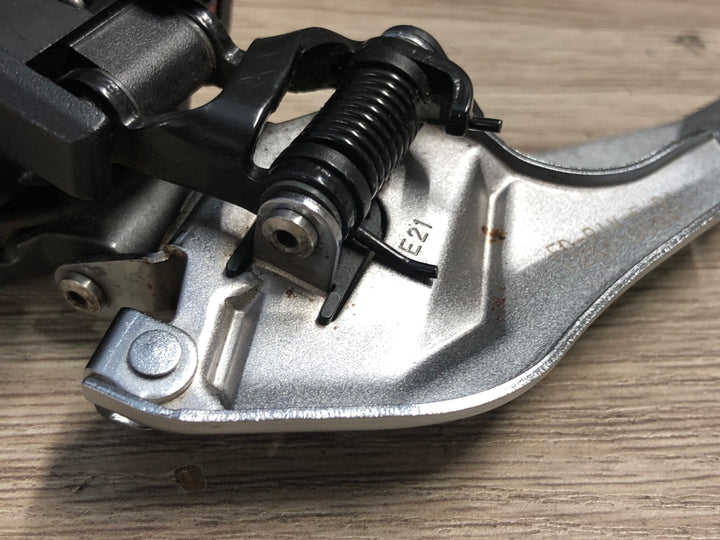 KA714 スラム SRAM ライバル RIVAL D1 フロントディレイラー バッテリー欠品