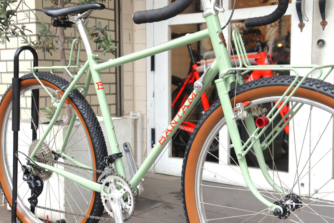 バンタム バイシクル ワークス BANTAM BICYCLE WORKS COMMUTER LIGHT TOURER シマノ XT M4100 MIX 10S スチール ロードバイク 【横浜店】