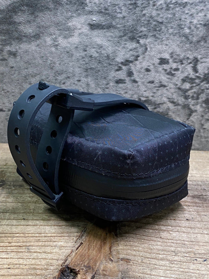 JK024 オルケース ORUCASE SADDLE BAG HC サドルバッグ 黒 0.4L