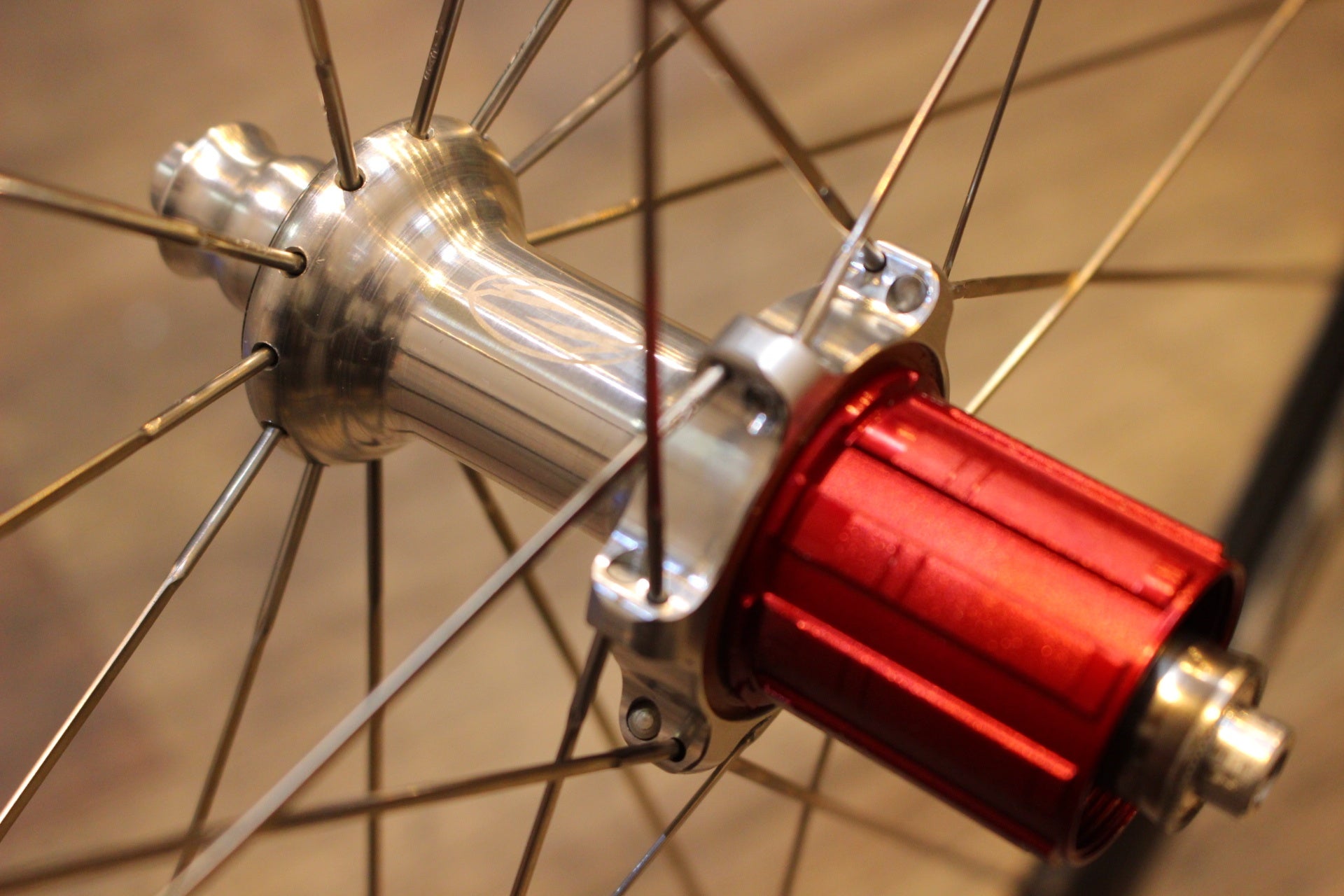 カンパ11/12Sフリー付属】ジップ ZIPP 202 カーボン チューブラー