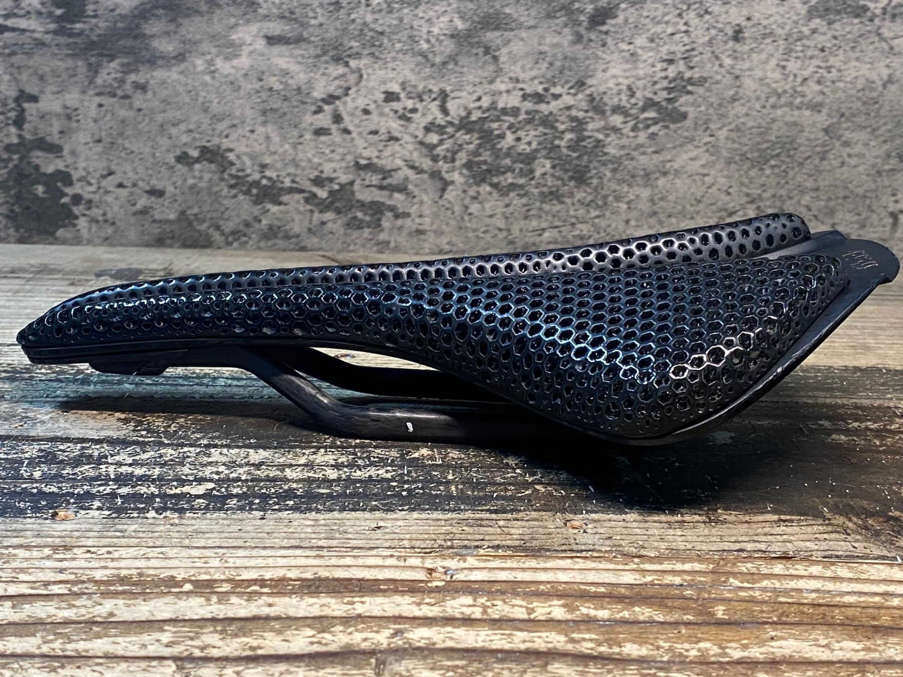 JG175 フィジーク Fizik Antares Versus Adaptive R1 3D サドル