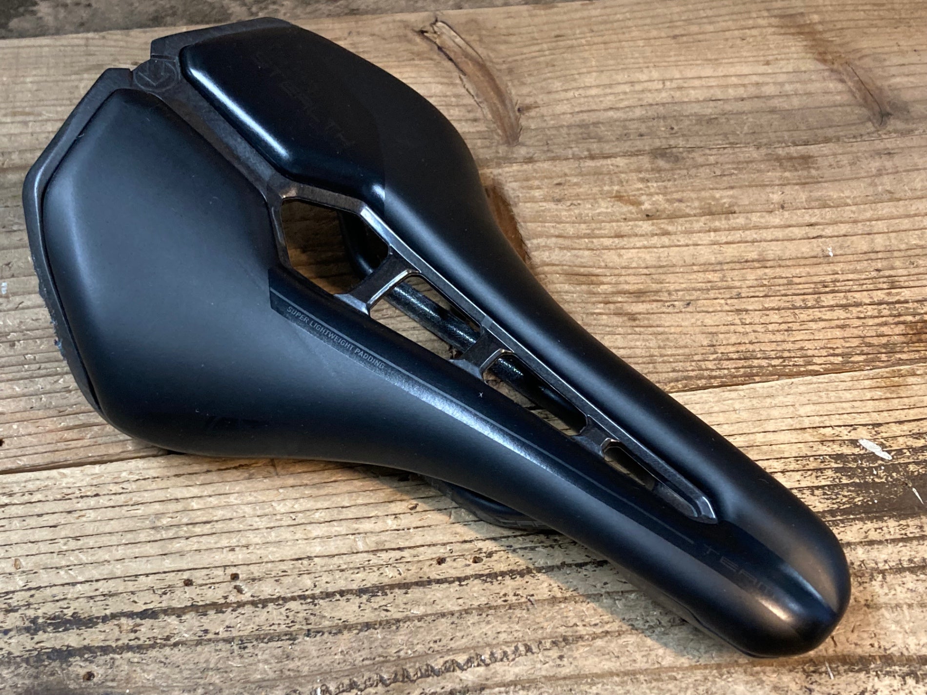 PRO | SHIMANO サドル Pro Bikegear ステルス Stealth Stealthチーム