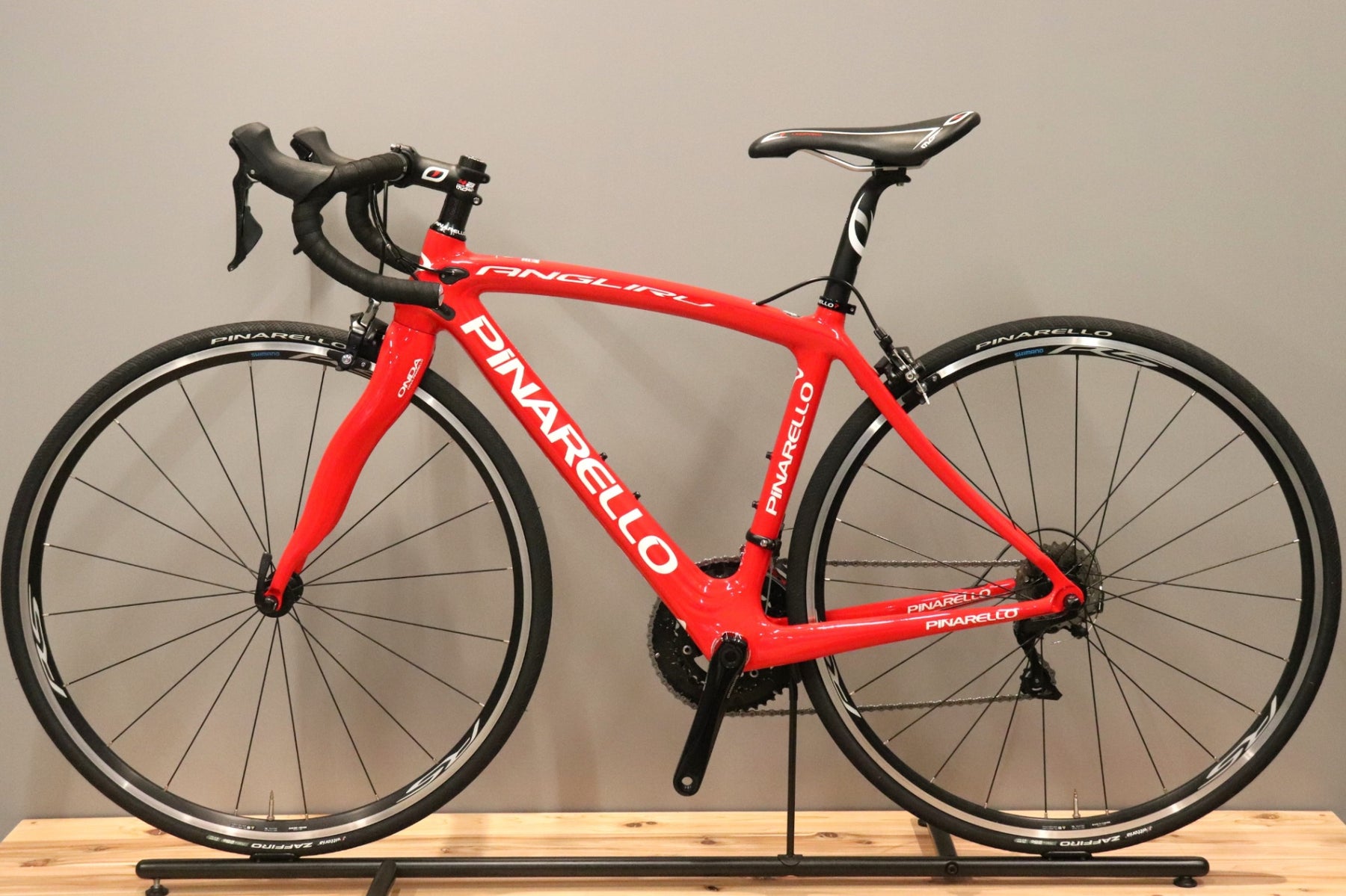 Pinarello ANGLIRU 2018年モデル　Mavicホイール ピナレロ PINARELLO アングリル ANGLIRU 2018モデル 430サイズ シマノ