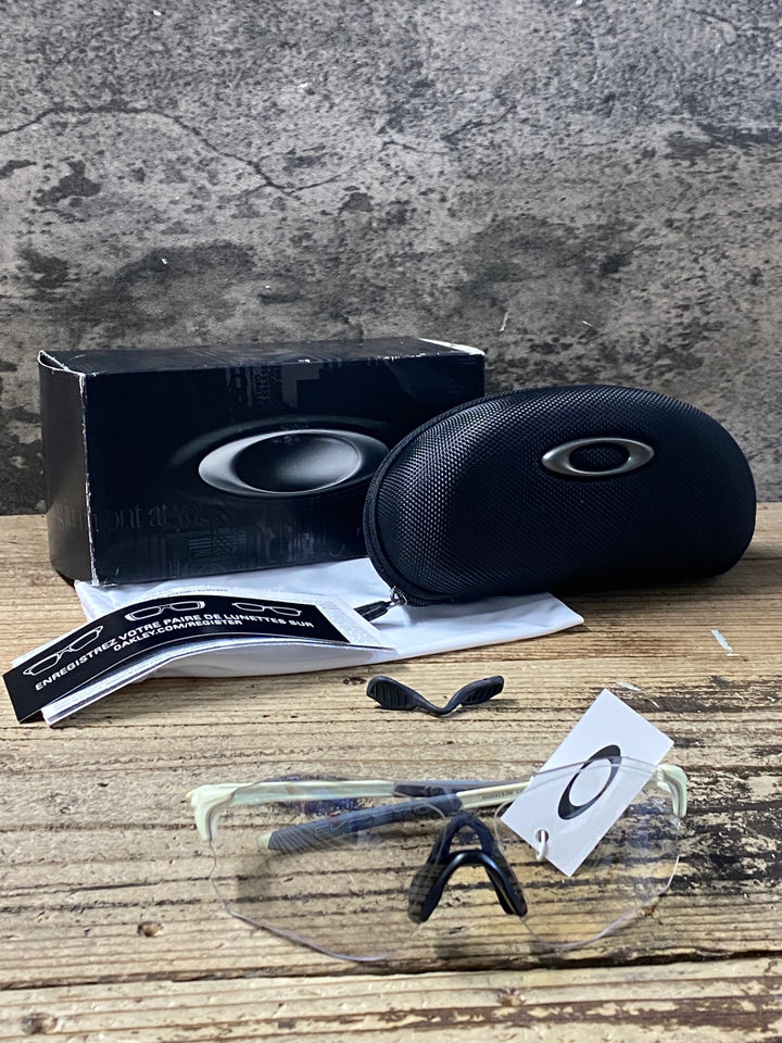 JV606 オークリー OAKLEY EV ZERO サングラス アイウェア 白 PHOTOCHROMIC ※フレーム日焼け