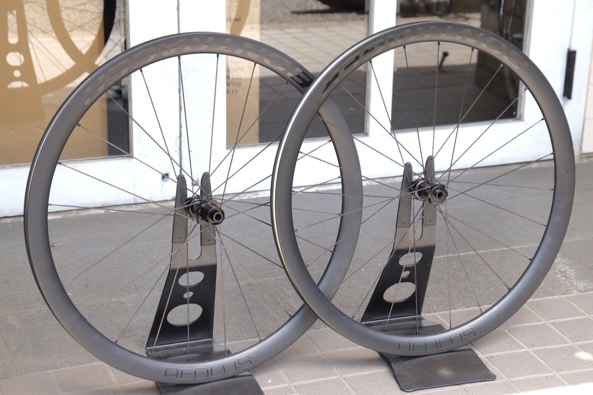 ボントレガー BONTRAGER アイオロス プロ AEOLUS PRO 37 DISC カーボン