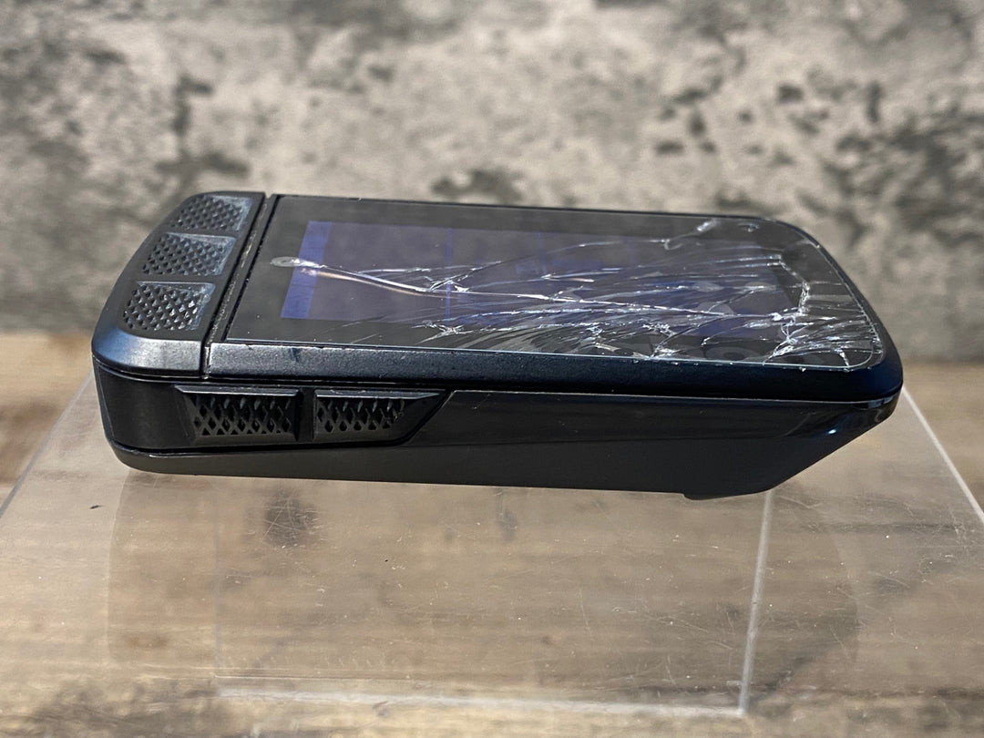 IV621 ワフー WAHOO ELEMNT ROAM サイクルコンピューター 起動確認済 ※画面割れ、液晶表示されない部分有のためジャンク
