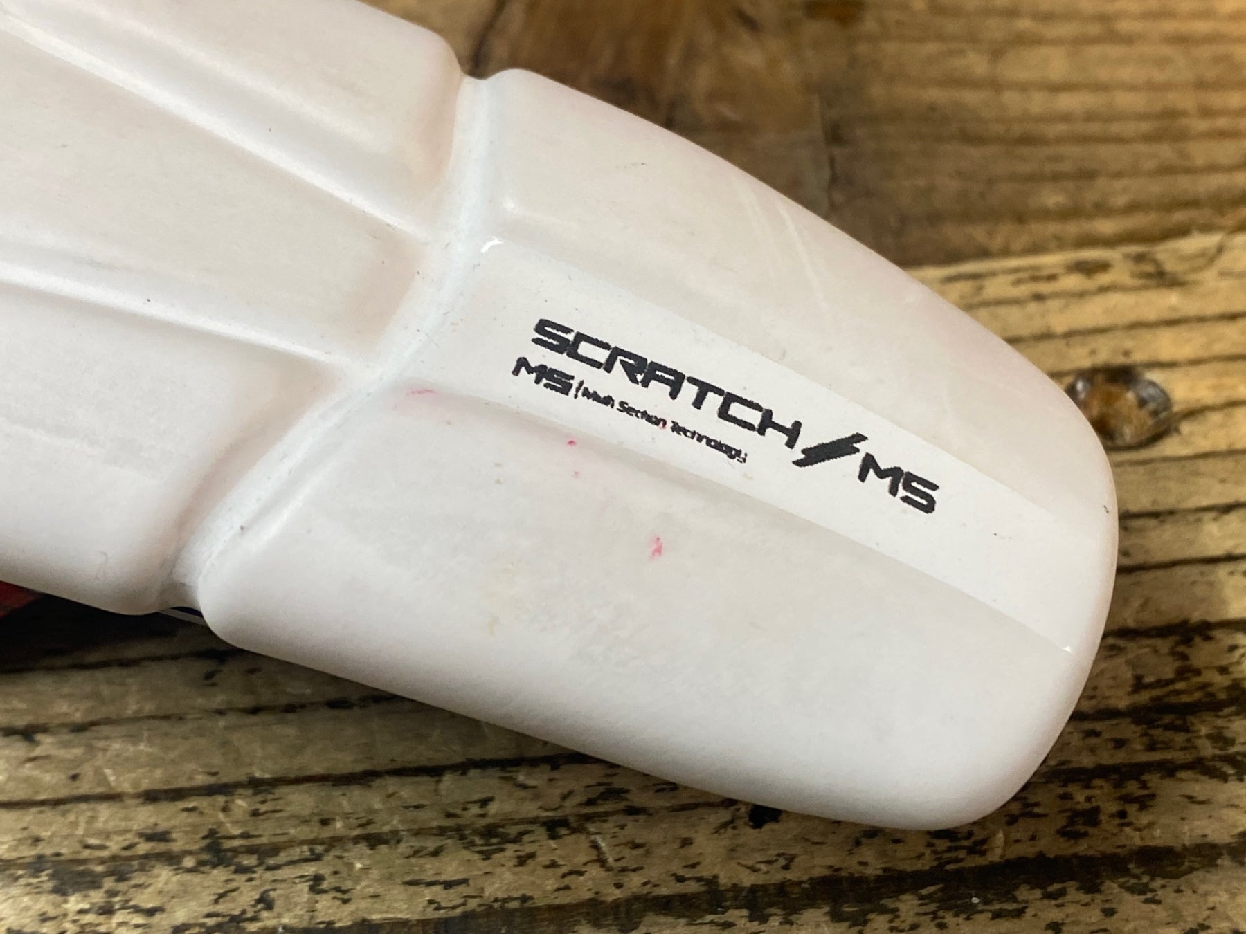 JP065 プロロゴ prologo スクラッチ SCRATCH M5 サドル 白 TiroX