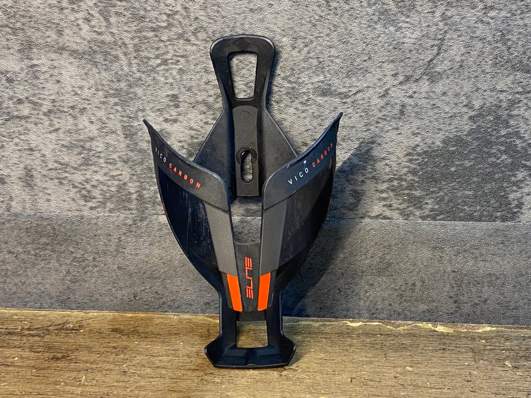 JI411 エリート ELITE VICO CARBON ボトルケージ 赤 黒