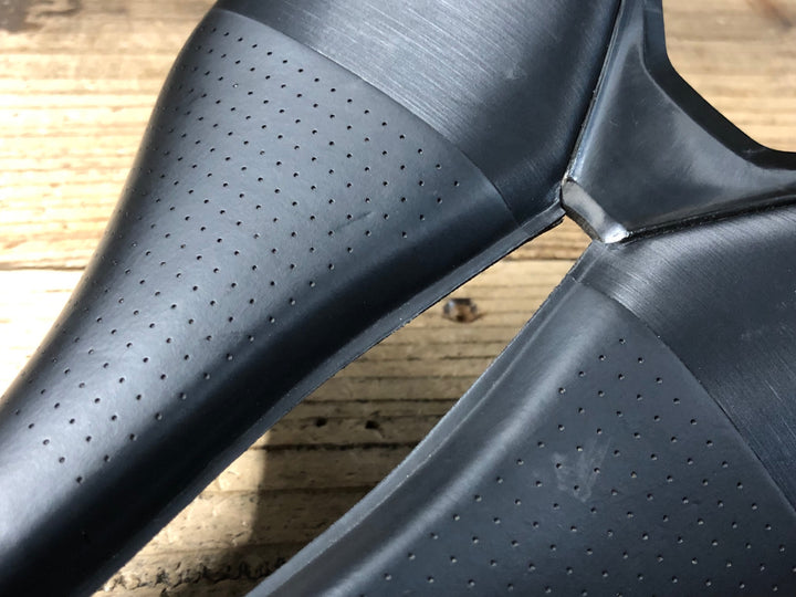 JY733 スペシャライズド SPECIALIZED S-WORKS ROMIN EVO サドル 黒 155mm カーボンレール ※レールクラック