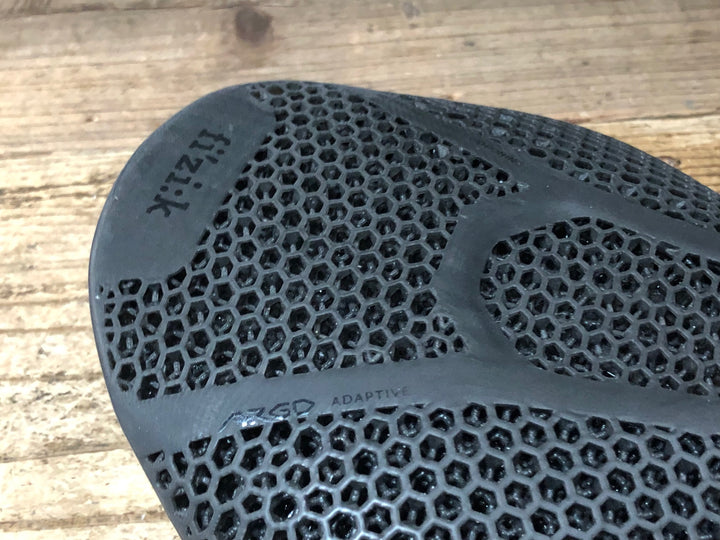 JW583 フィジーク fizik ヴェント VENTO ARGO R1 ADAPTIVE 150mm サドル カーボンレール 黒