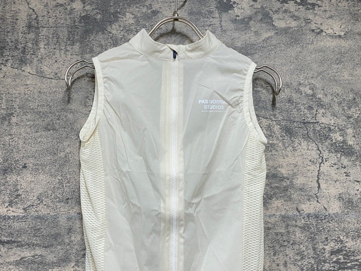 JY508 パスノーマルスタジオ PAS NORMAL STUDIOS Mechanism Stow Away Gilet ジレ サイクルベスト オフホワイト XXS