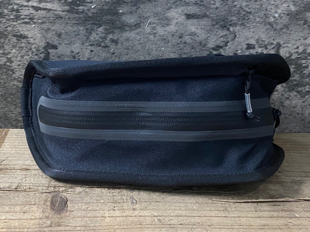 KL089 フィドロック FIDLOCK TWIST ESSENTIAL BAG フレームバッグ ※取付部品欠品