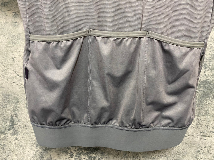 JC400 パスノーマルスタジオ Pas Normal Studios | Men's Mechanism Jersey 半袖 サイクルジャージ ミディアムグレー M