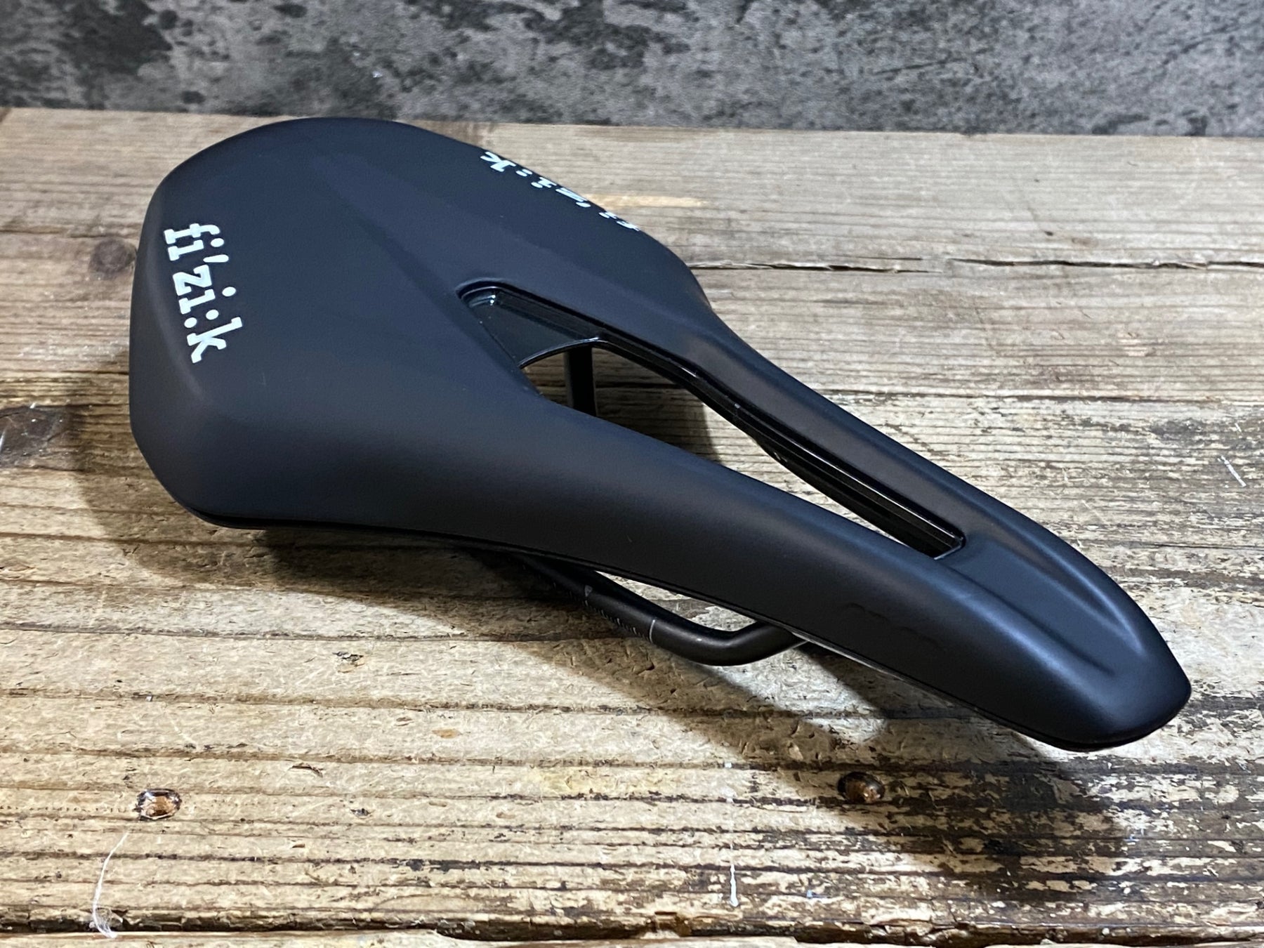 KC296 フィジーク fizik VENTO ARGO X5 サドル 黒 150mm S-Alloyレール