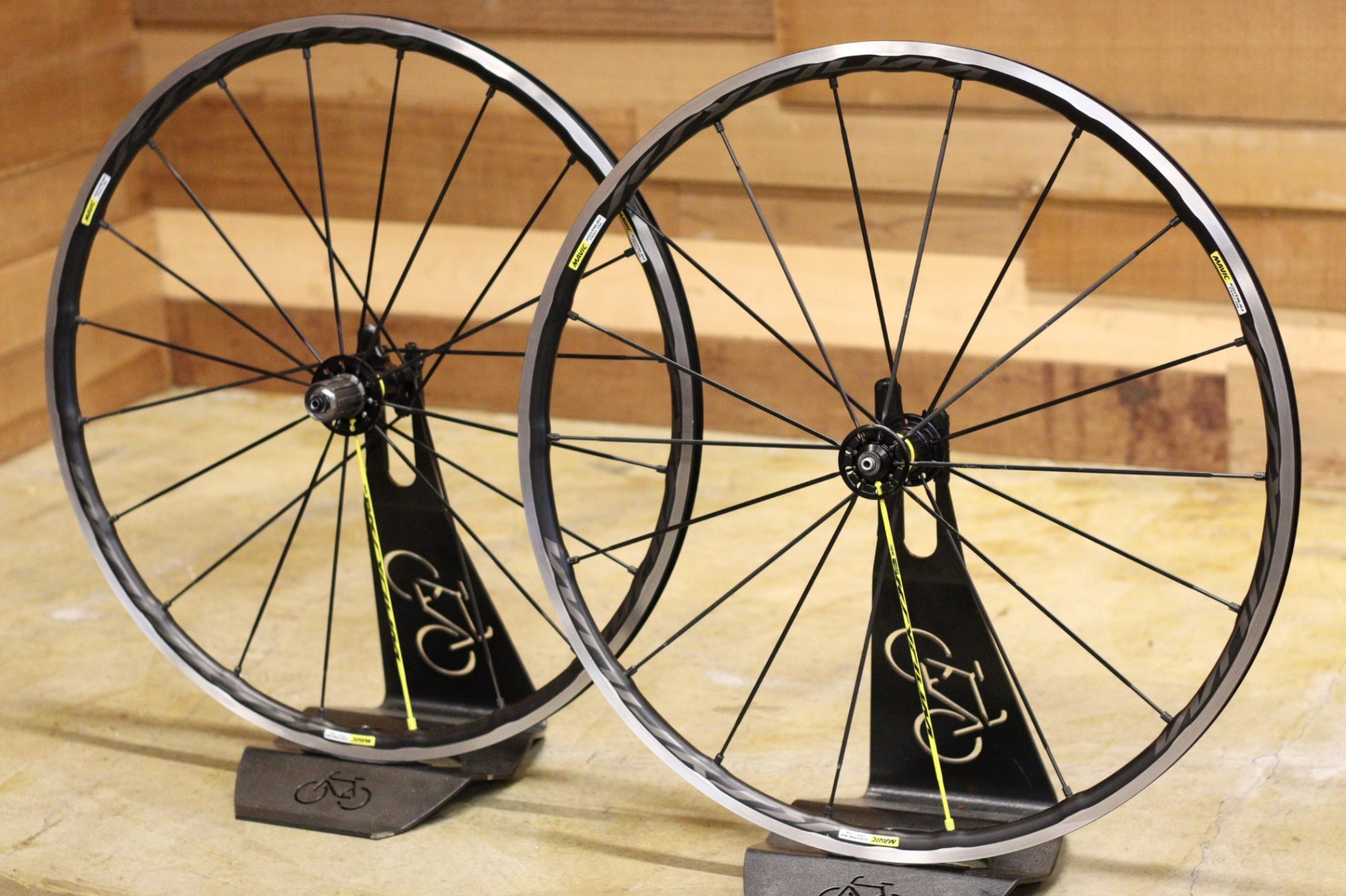 MAVIC Ksyrium Pro クリンチャー　キシリウム プロ　値下げ マヴィック MAVIC キシリウムプロ KSYRIUM PRO SL アルミ クリンチャー