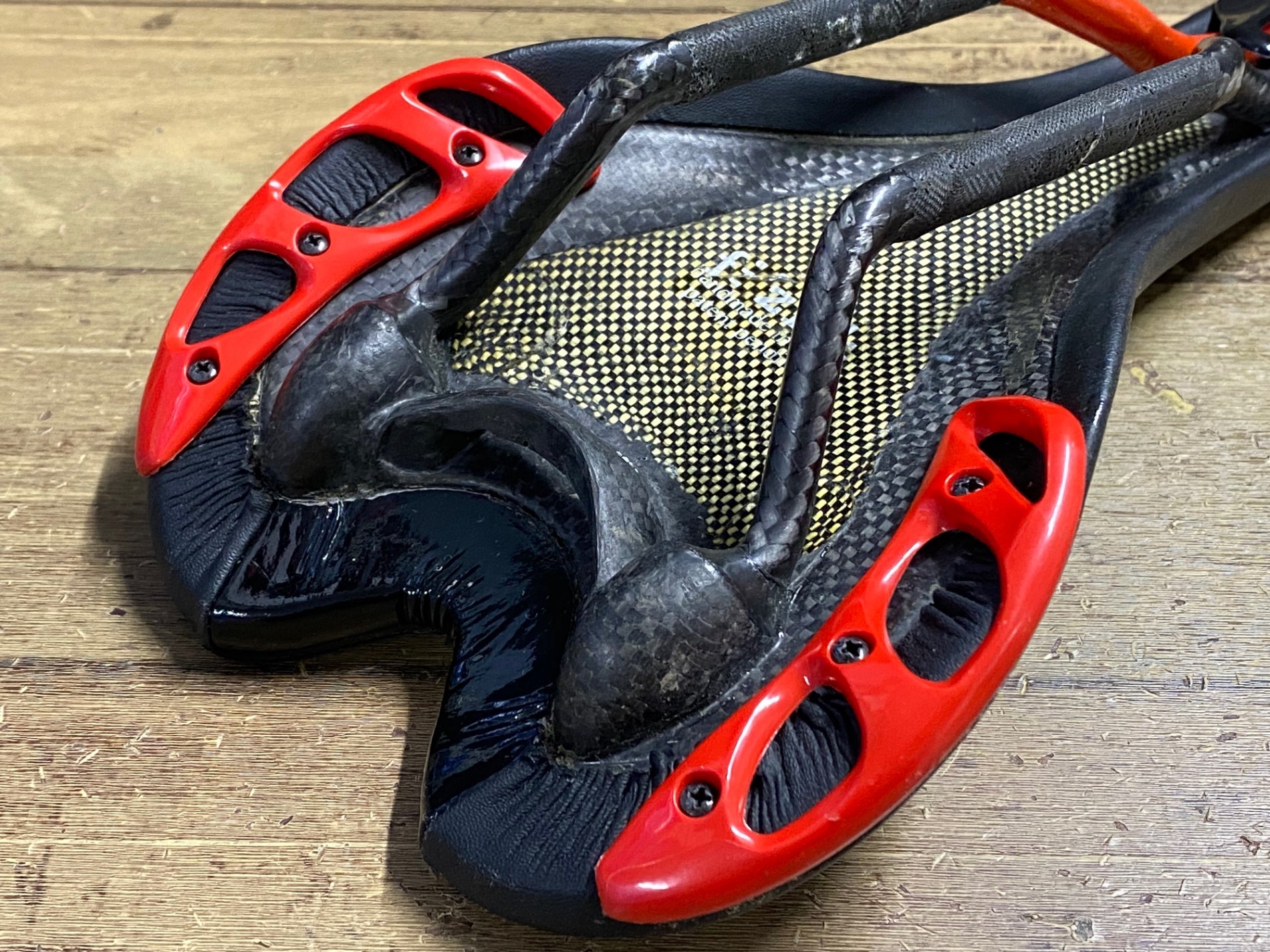 FIZIK ALIANTE VSX カーボン FIZIK ALIANTE VSX カーボン Fizik Aliante VSX Carbon Braided Saddle