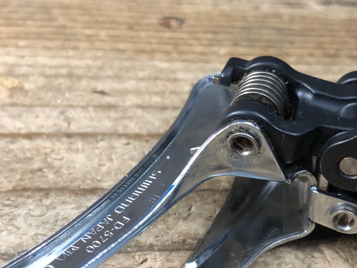 JU896 シマノ SHIMANO 105 FD-5700 フロントディレイラー バンド式 Φ31.8