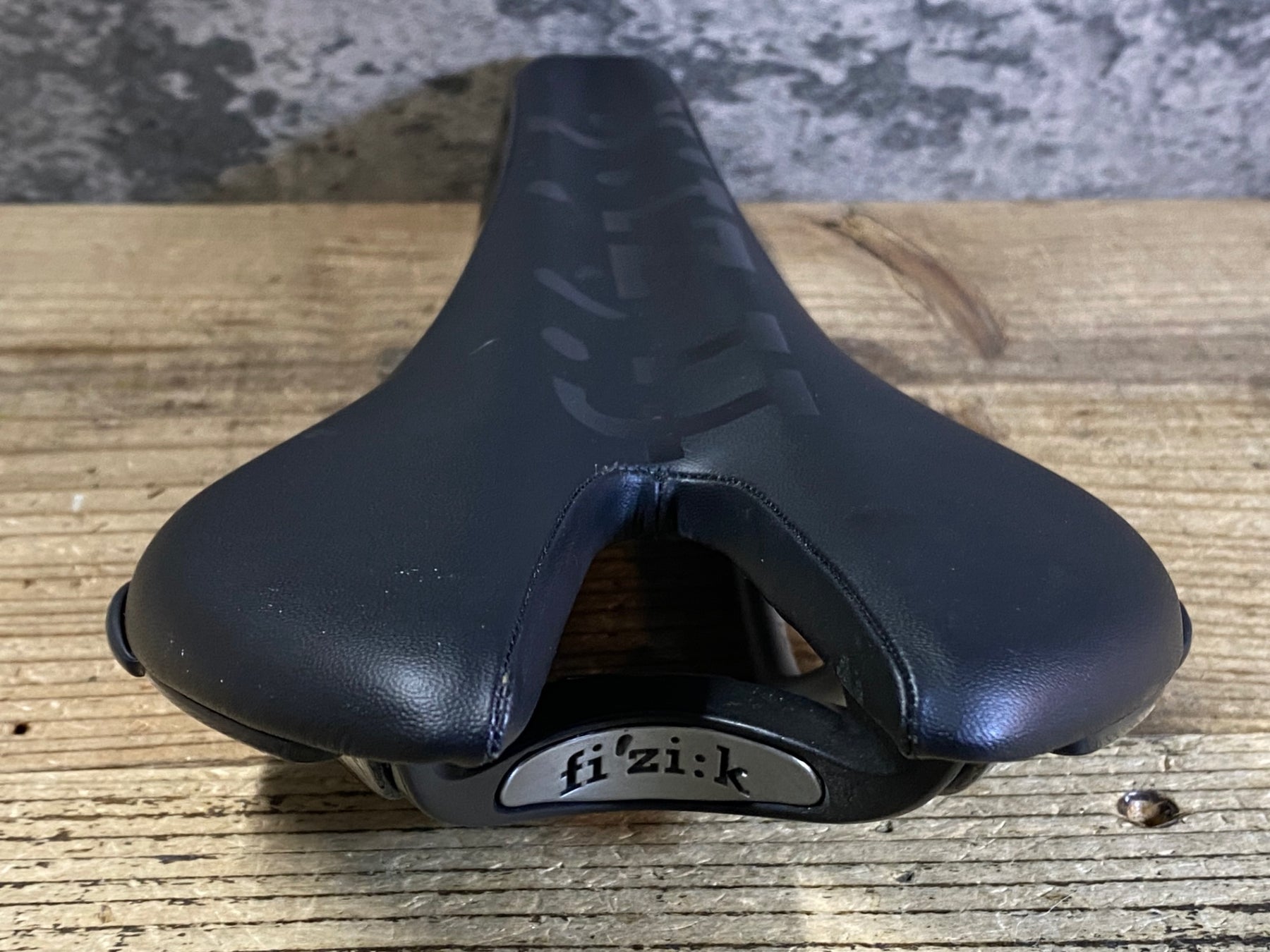 JP349 フィジーク fizik ARDEA VS サドル 黒 142mm S.ALLOY – BICI