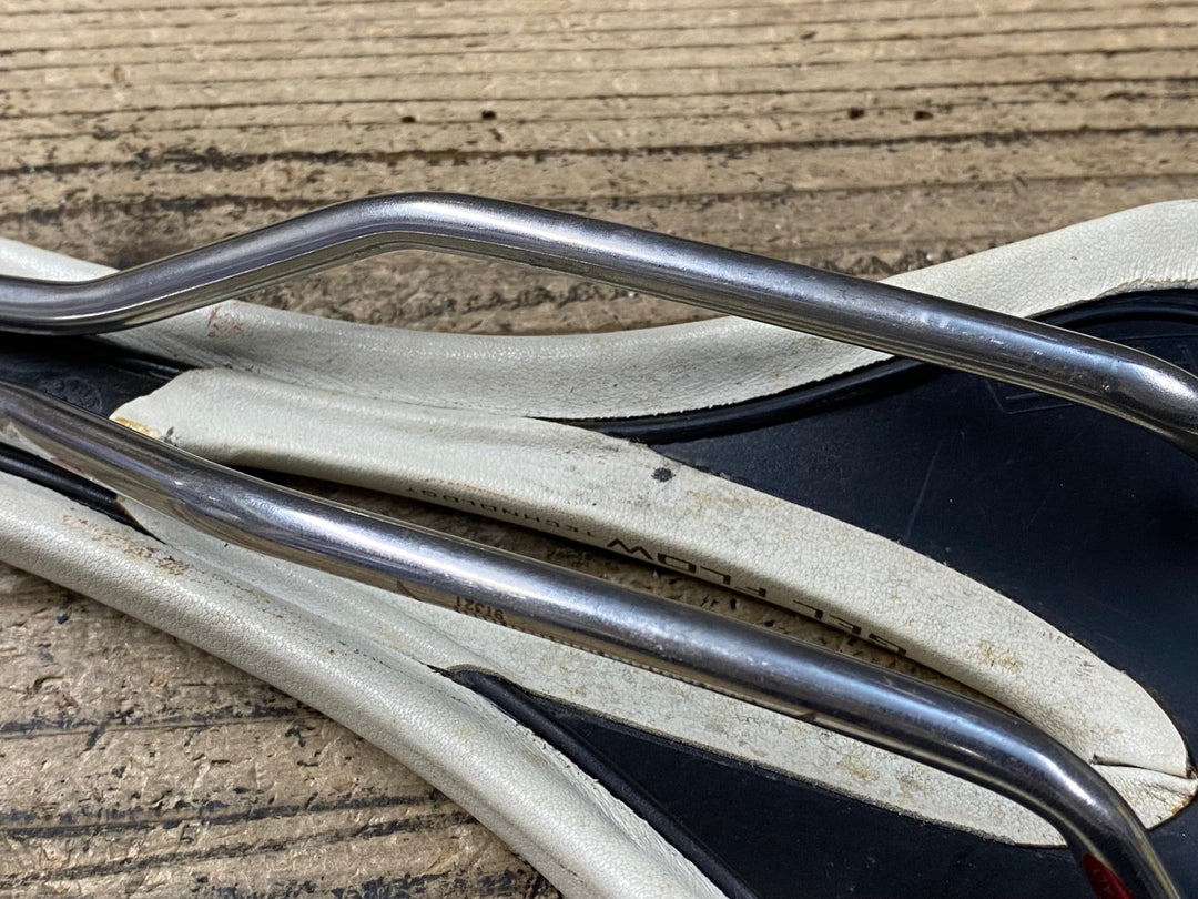JT219 セライタリア SELLE ITALIA SLR GEL FLOW サドル 白 スチールレール