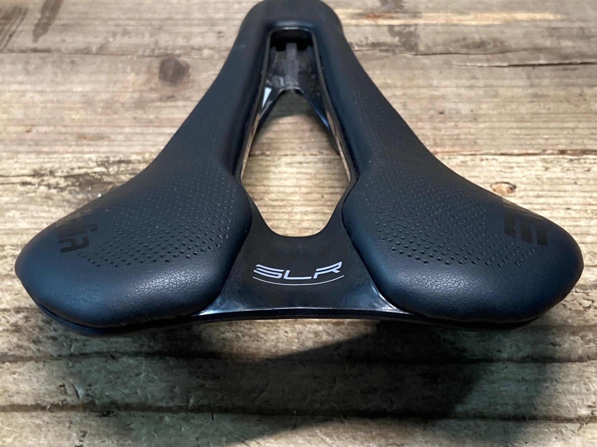 JK940 エンヴィ ENVE SADDLE selle ITALIA SLR BST CB サドル 黒