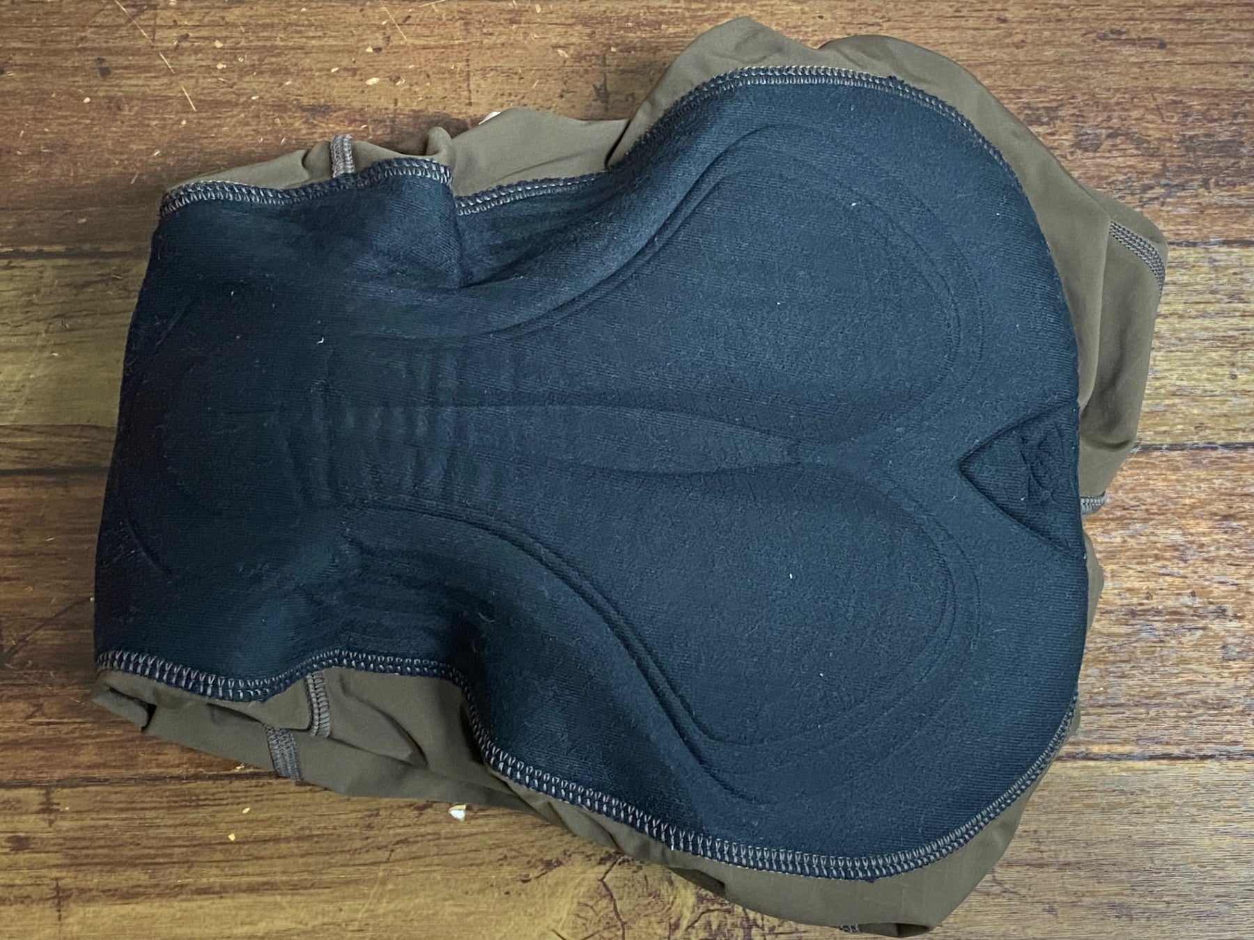 JN115 パスノーマルスタジオ PAS NORMAL STUDIOS Solitude ビブ