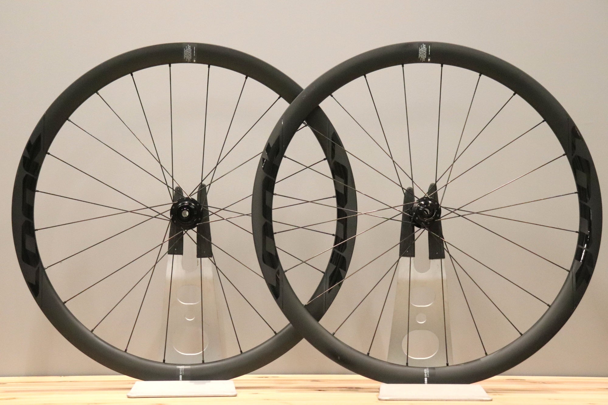 look R38D カーボンディスクホイール前後　Jonathan様 C60_1512x.png?v=1737353600