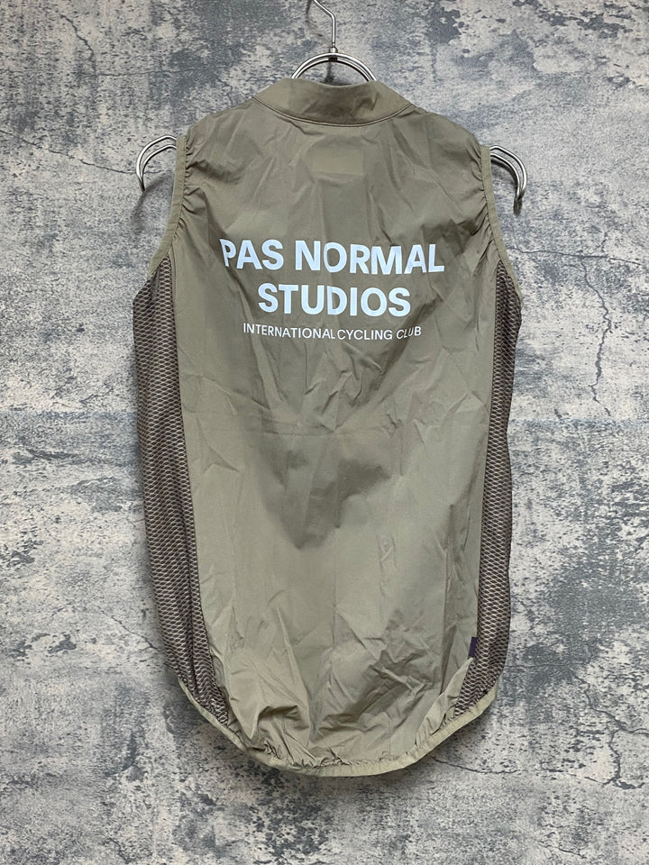 JY511 パスノーマルスタジオ PAS NORMAL STUDIOS Mechanism Stow Away Gilet ジレ サイクルベスト ベージュ M
