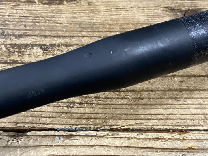 KH822 フィジーク fizik CYRANO 00 カーボン ドロップハンドル ブラケットC-C400mm Φ31.8 ※クランク部凹みのためジャンク