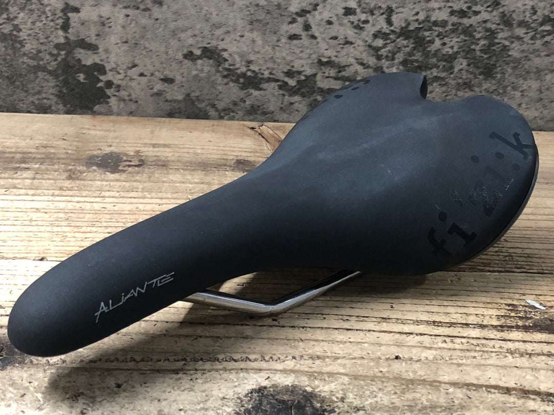 KO824 フィジーク fizik アリアンテ ALiANTE サドル 黒 kium レール