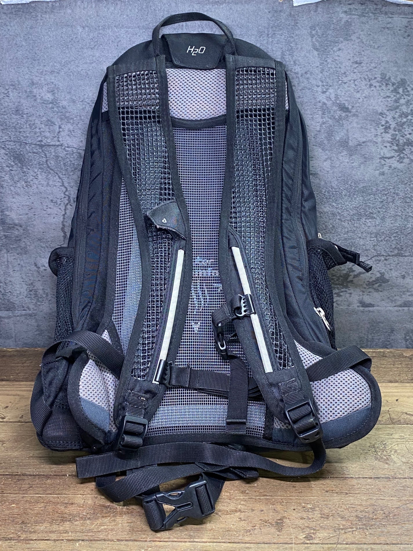 JG992 ドイター deuter RACE EXP AIR リュック バックパック 黒 – BICI