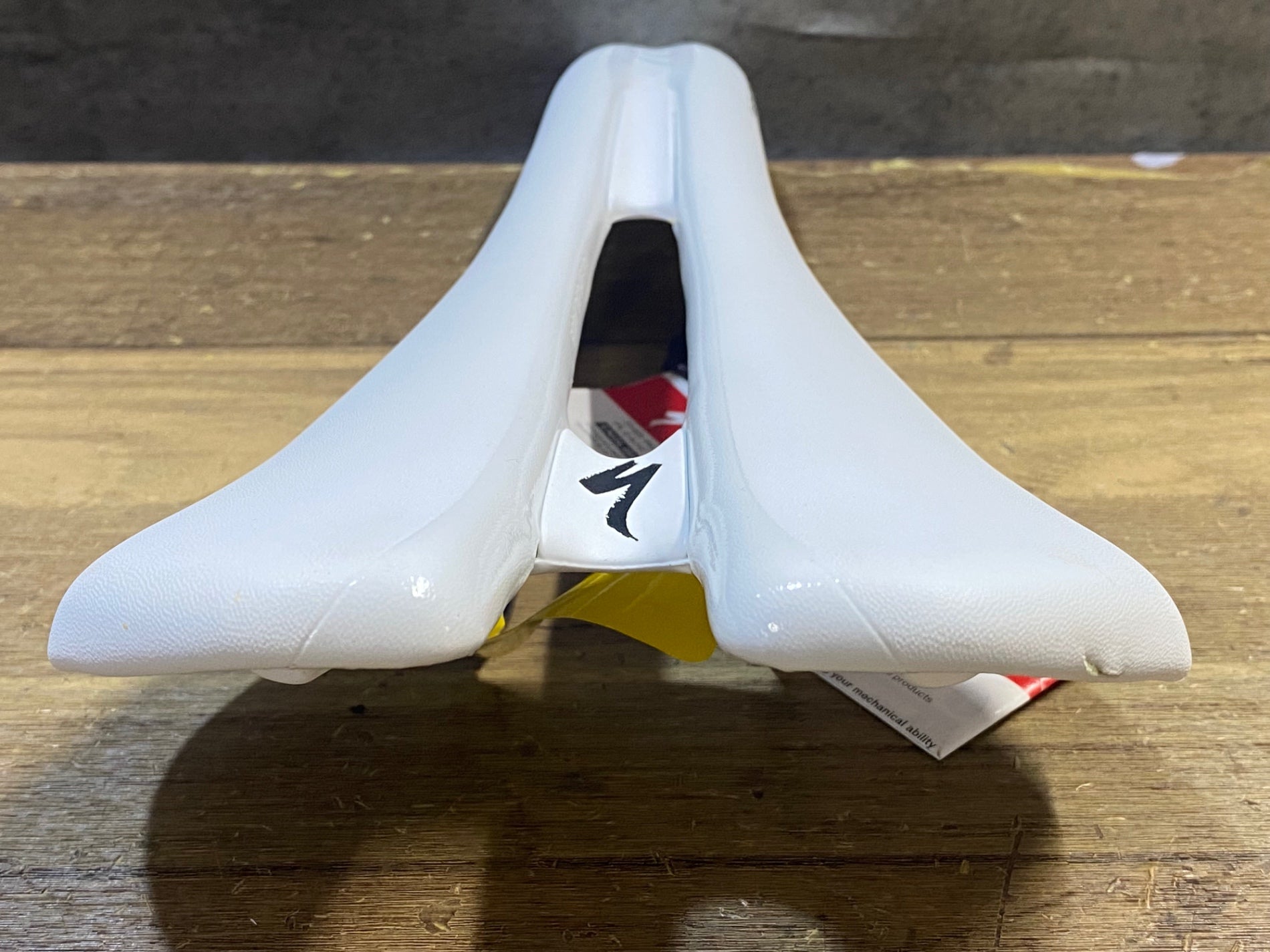 JT776 スペシャライズド SPECIALIZED ROMIN PRO サドル 143mm カーボン
