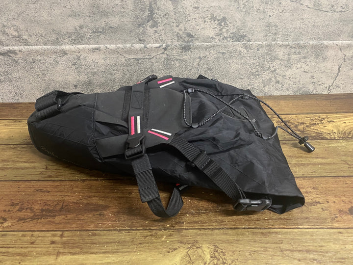 JY148 ラファ Rapha アピデュラ APIDURA サドルバッグ 黒