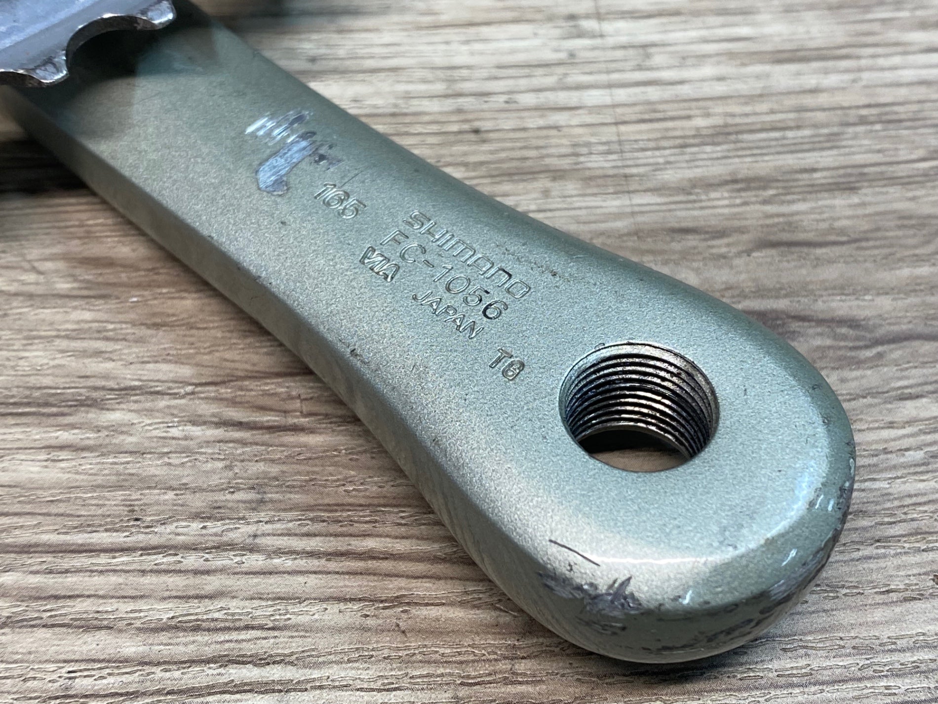 JD664 シマノ SHIMANO 105 FC-1056 クランク 52/42T 165mm BB付き JIS
