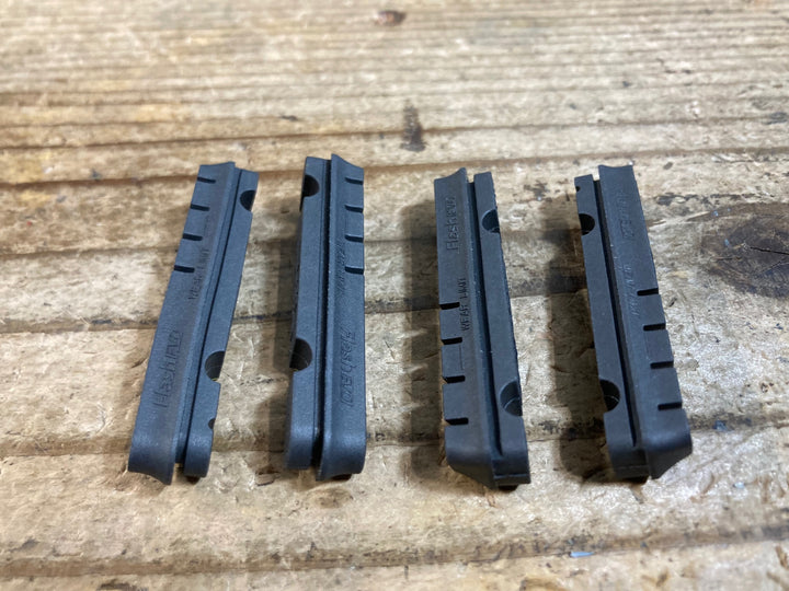 KI438 AX Lightness ブレーキパッド 4pcs シマノ用