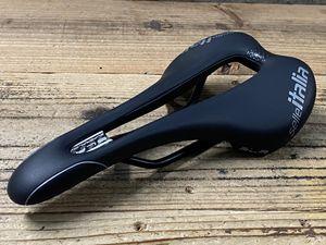 KN158 セライタリア SELLE ITALIA SLR SUPERFLOW サドル 黒 MANGANESEレール