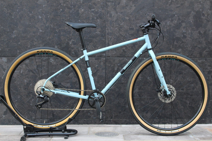 未走行品！ブリーザー BREEZER ラダー カフェ RADAR CAFE 2025 XS シマノ デオーレ 1×10S 油圧DISC クロモリ クロスバイク 【福岡店】