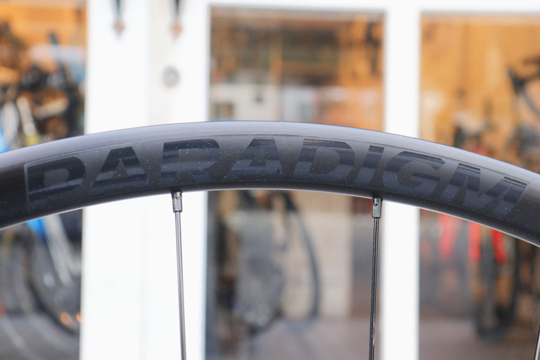 ボントレガー BONTRAGER パラダイム PARADIGM 23 TLR DISC アルミ チューブレスレディ ホイールセット シマノ 11/12S 【横浜店】
