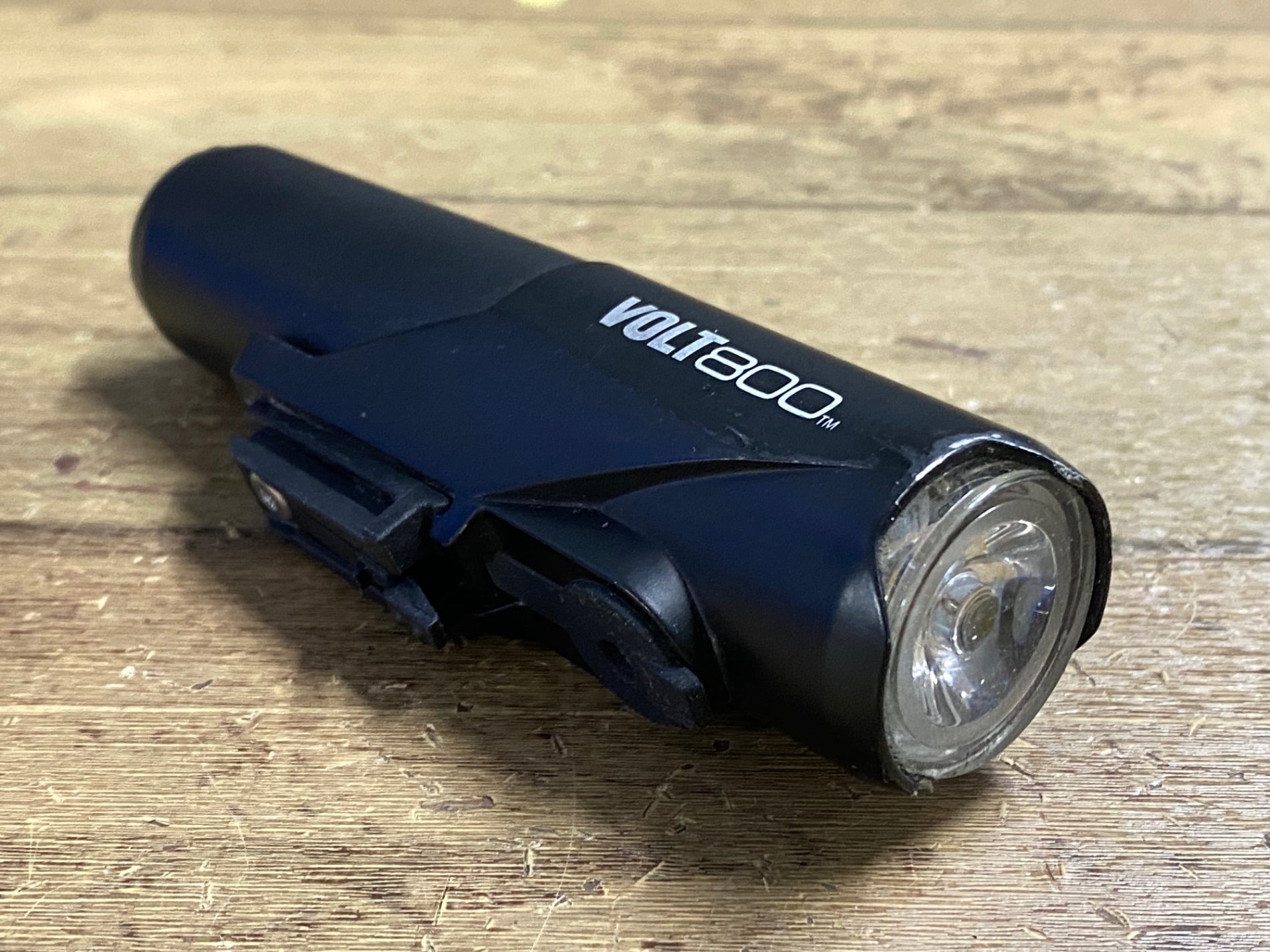 新品CAT EYE VOLT800 NEO CATEYE* volt 800 light (black) - BLUE LUG