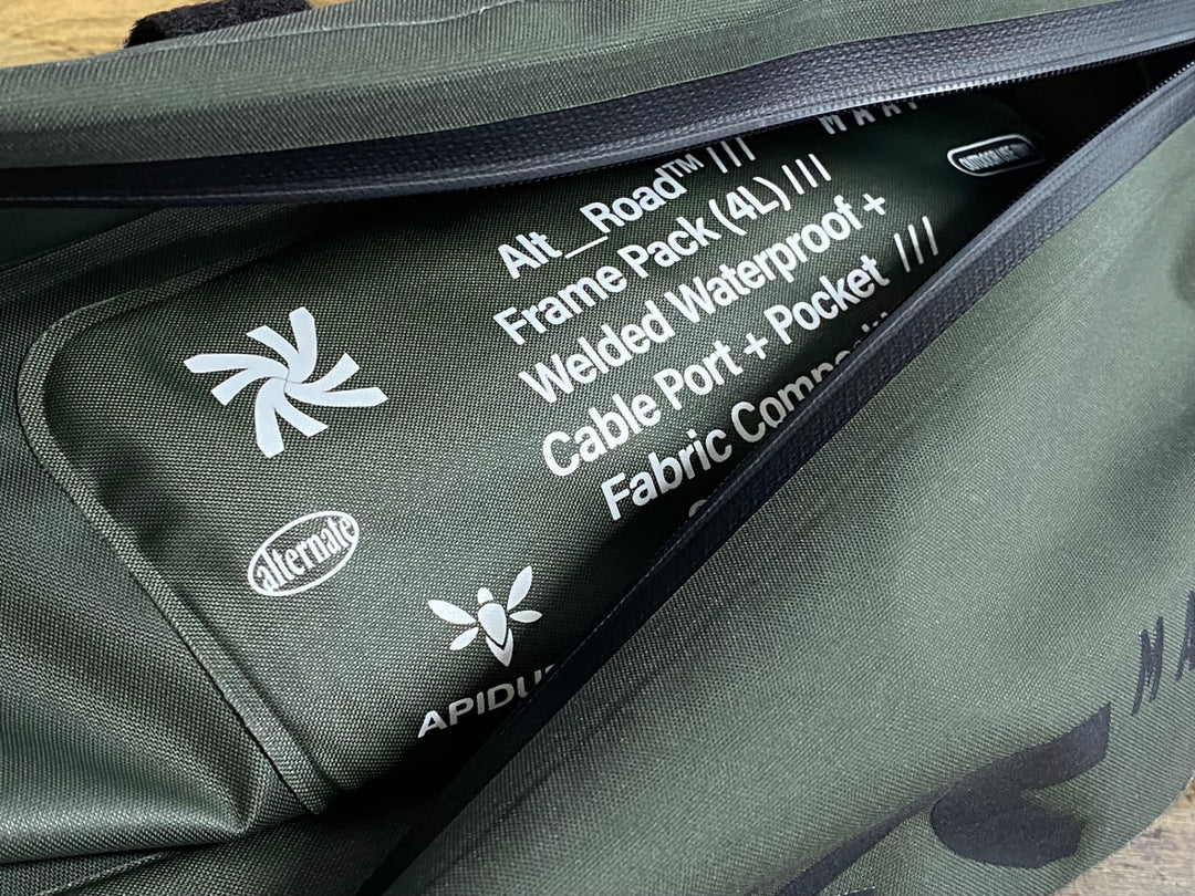 KL957 アピデュラ APIDURA x MAAP Frame Pack 4L フレームバッグ オリーブ