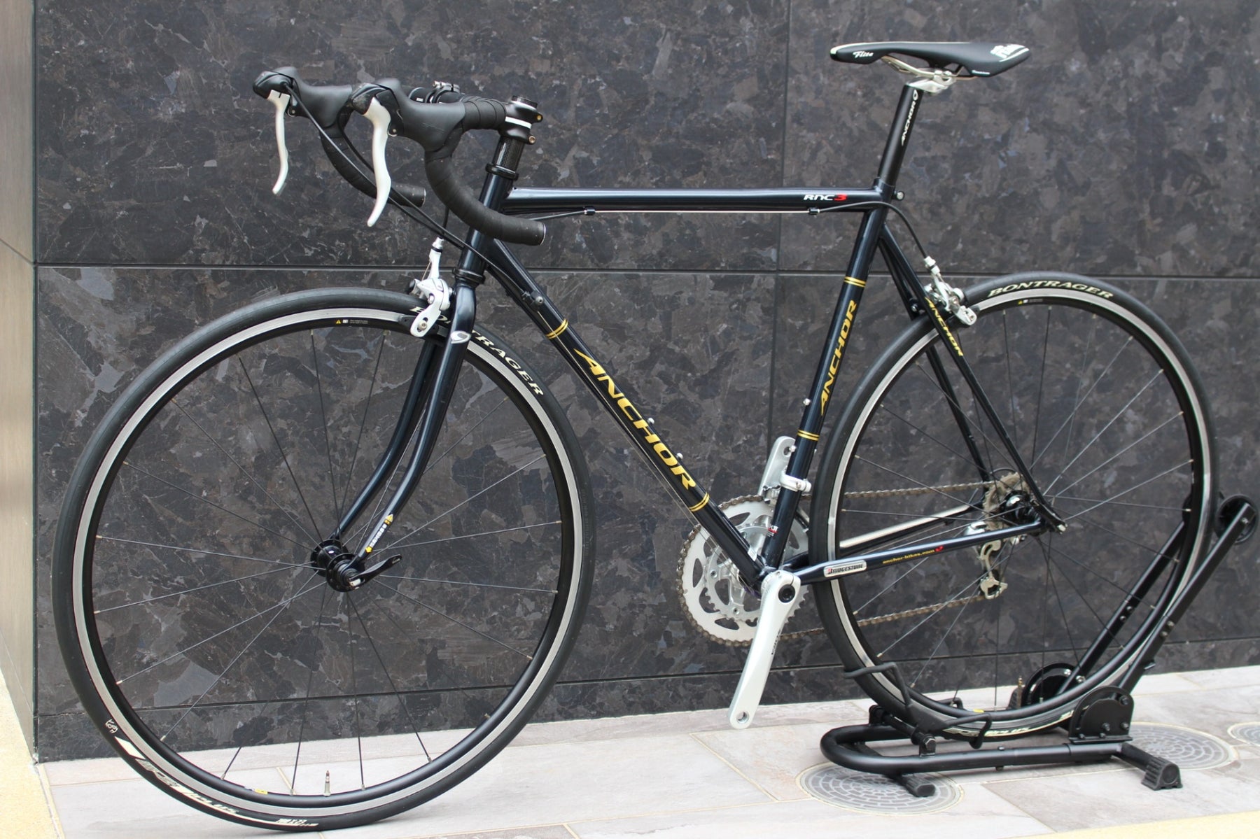 ANCHORアンカー 700C クロモリ　SORA2X9S 510mm ロード アンカー ANCHOR RNC3 550サイズ シマノ ソラ 9S 3400 クロモリ ロード