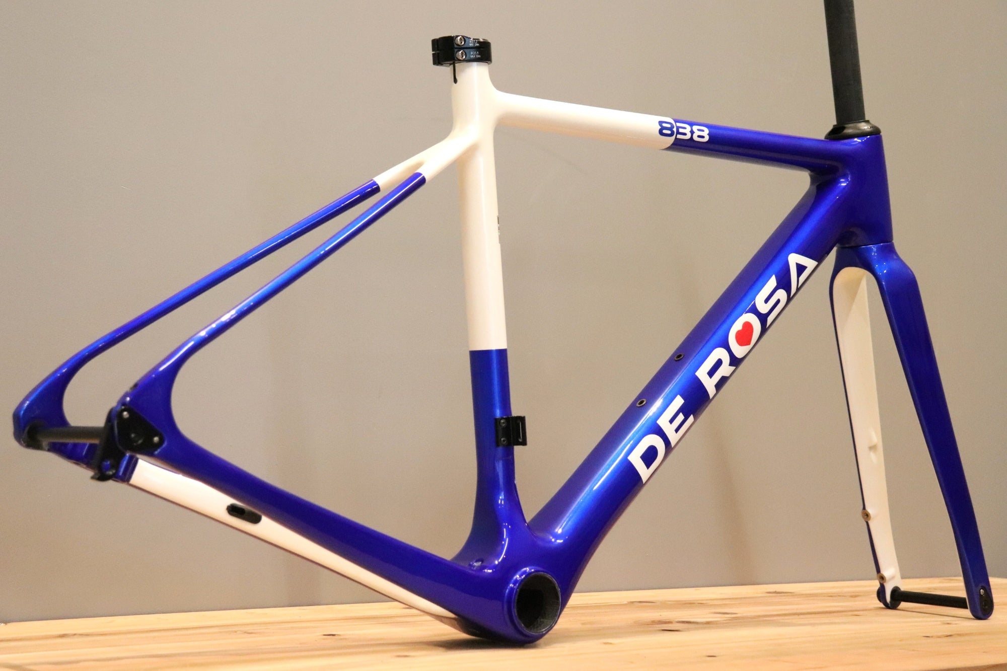 未使用 デローザ DE ROSA R838 DISK 2022モデル 46サイズ カーボン