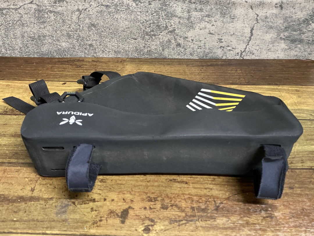 KI942 アピデュラ APIDURA RACING FRAME PACK 2.4L フレームバッグ 黒