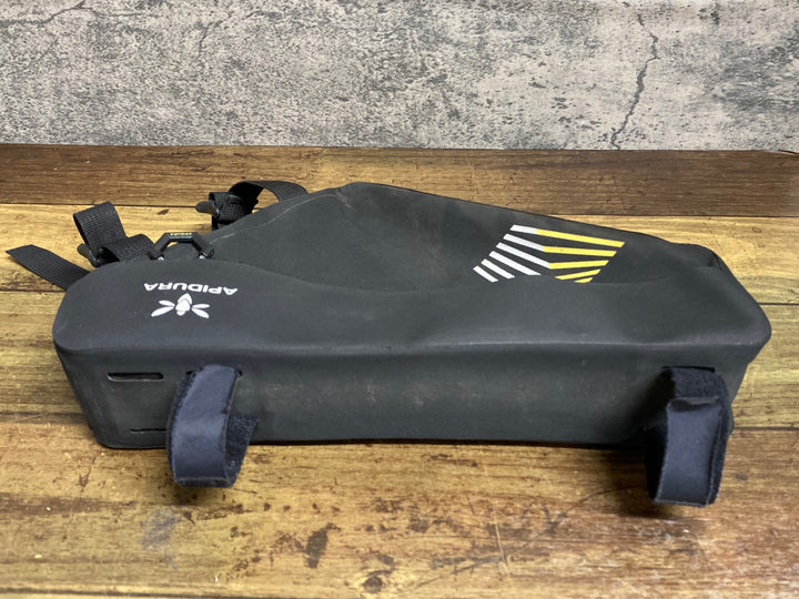 KI942 アピデュラ APIDURA RACING FRAME PACK 2.4L フレームバッグ 黒