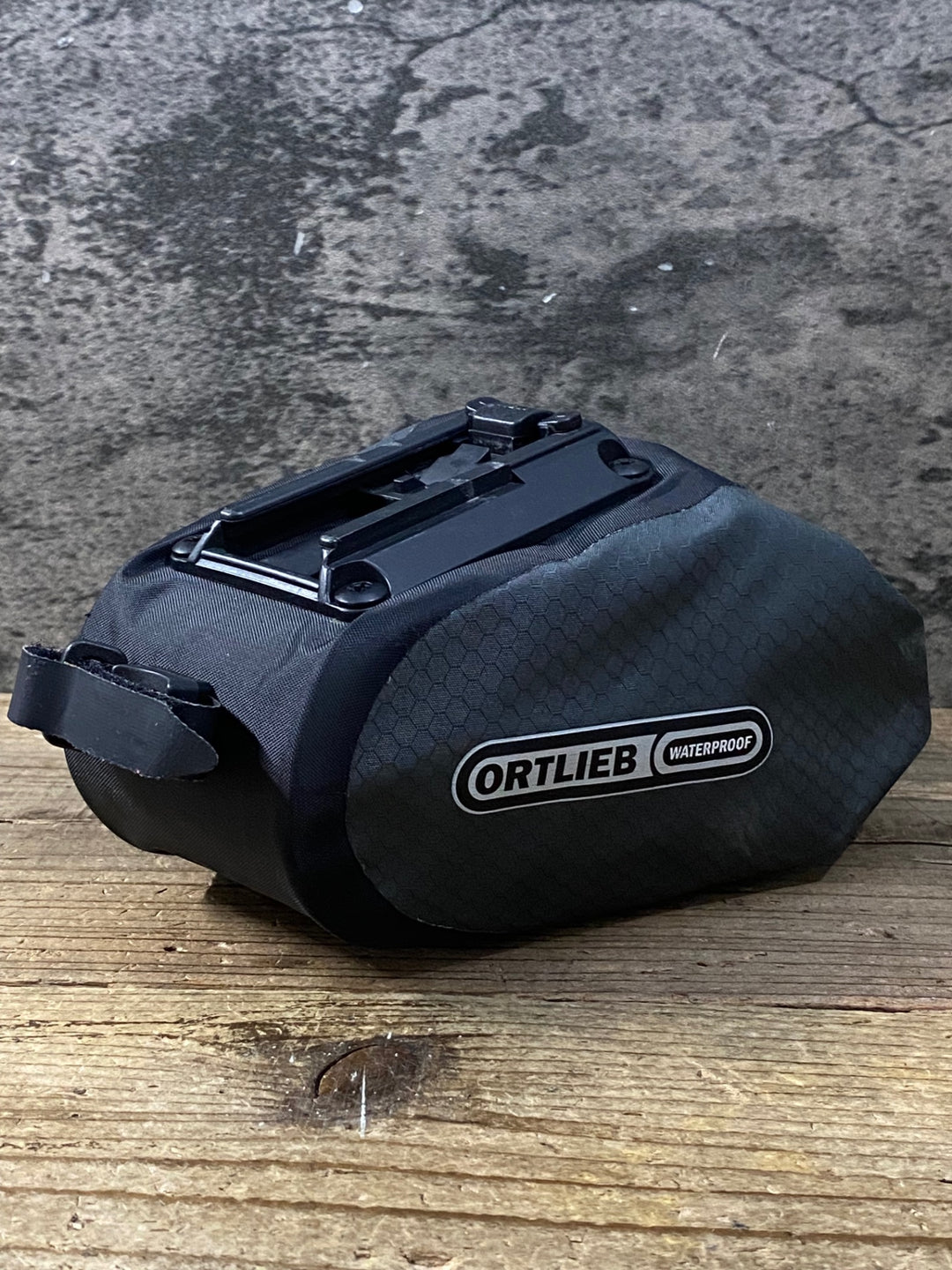 JY843 オルトリーブ ORTLIEB サドルバッグ グレー