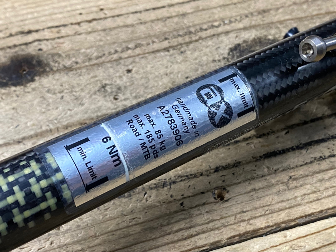 KI418 AX Lightness EUROPA Basic カーボンシートポスト 215mm Φ27.2