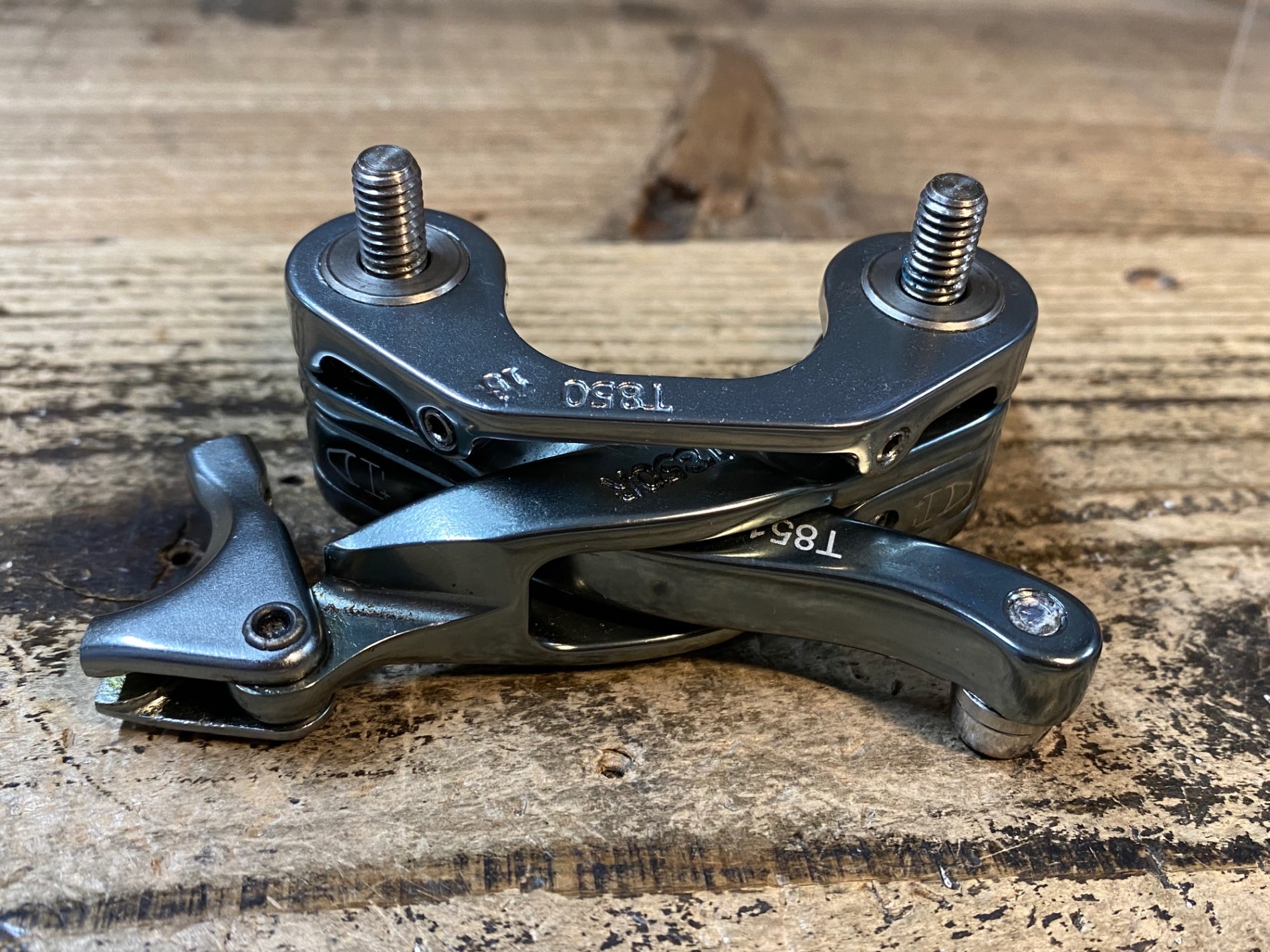 JQ017 TRP T851 ダイレクトマウントブレーキ キャリパー ※シュー