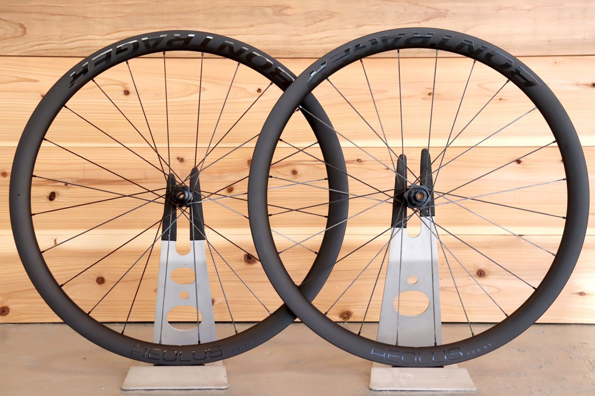 ボントレガー Bontrager アイオロス Aeolus PRO 37 TLR Disc カーボン