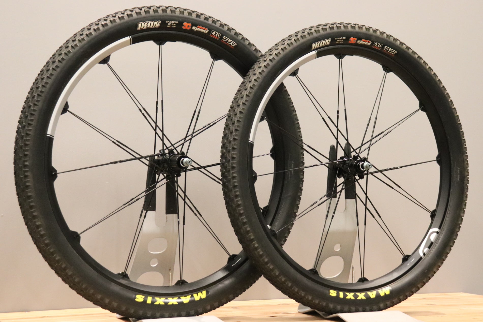 CRANK BROTERS 「クランクブラザーズ」 OPIUM 3 SHIMANO11速 ホイールセット NOS CRANKBROTHERS OPIUM 3 DH RACE DISC WHEELSET MTB CLINCHER